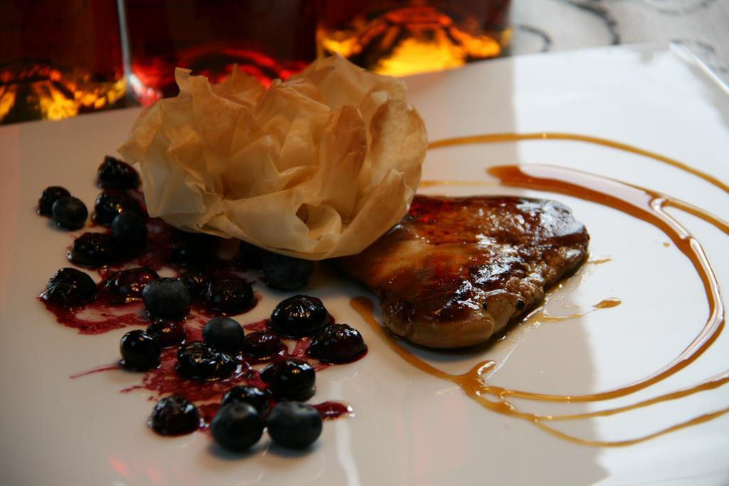 Logis Au Canard Gourmand Samatan Exterior photo